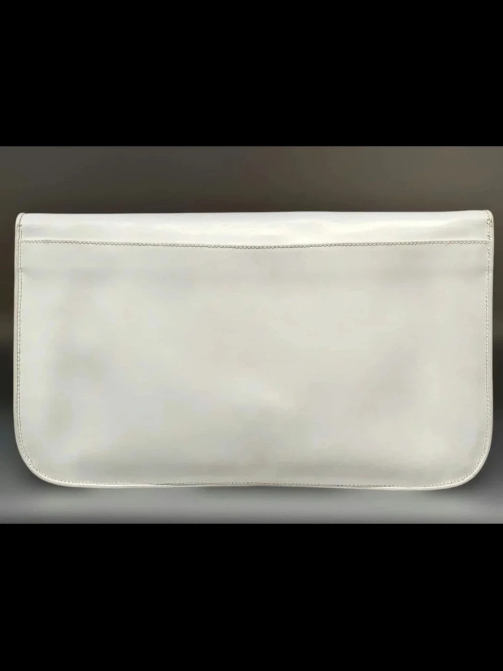 Gucci White Envelope Leather Clutch with Gold-Tone Hardware
